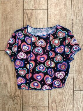 Short Sleeve Heart-Print Tee - Black/Multi